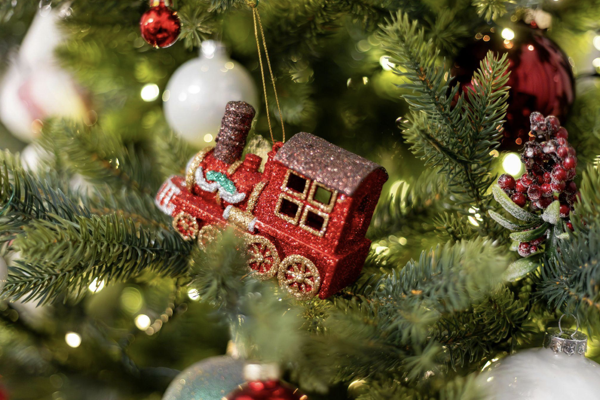 Choosing the Perfect 9-Foot Christmas Tree for You